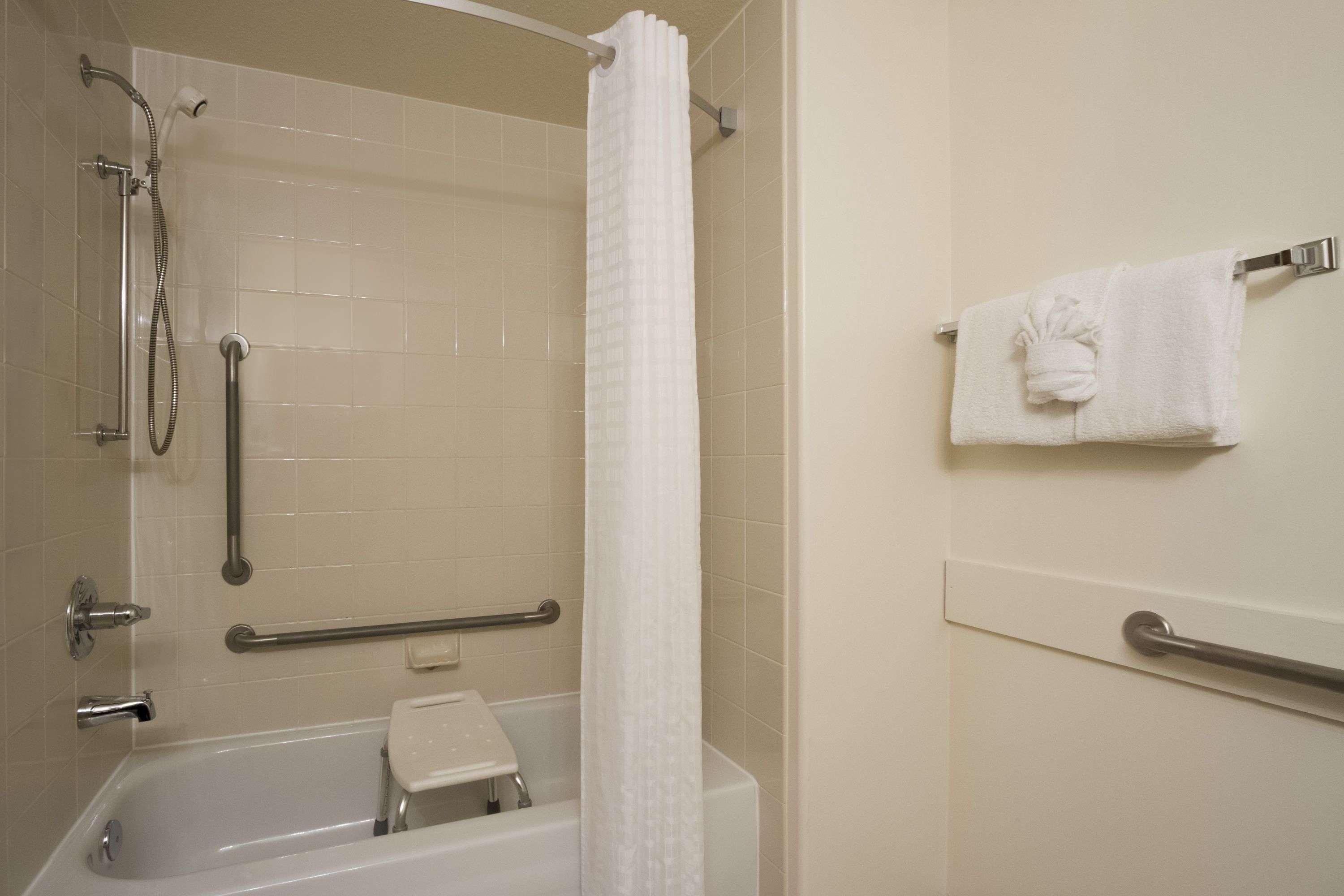 Super 8 By Wyndham Dawson Creek Hotel Екстериор снимка