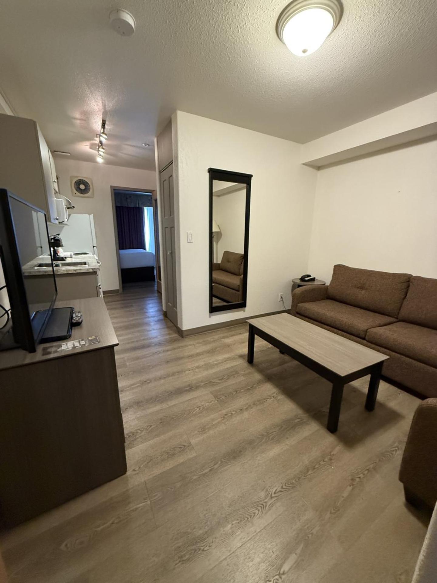 Super 8 By Wyndham Dawson Creek Hotel Екстериор снимка